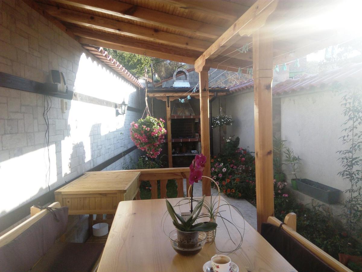 Rose Valley Guest House Kazanlŭk Dış mekan fotoğraf