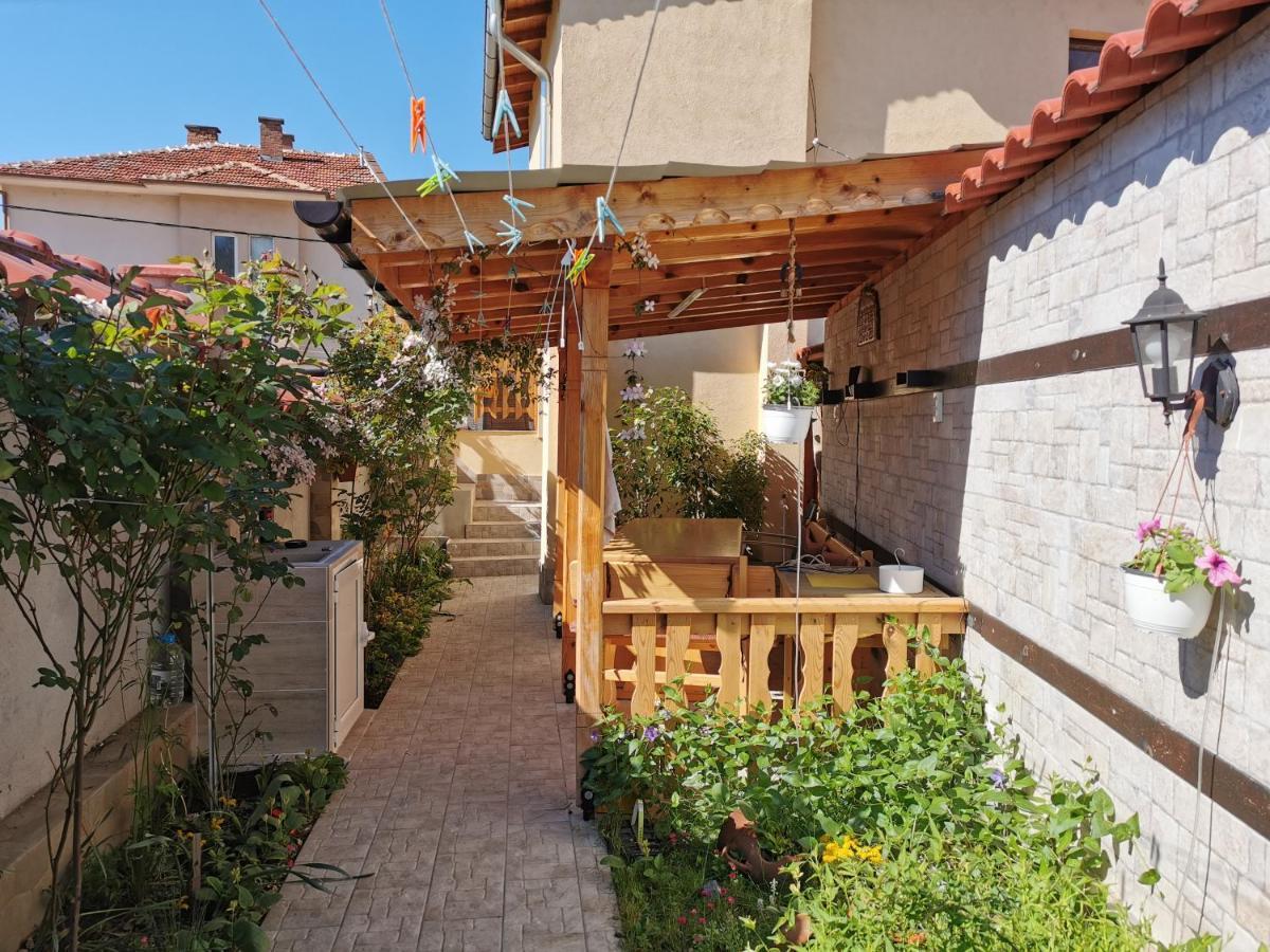 Rose Valley Guest House Kazanlŭk Dış mekan fotoğraf