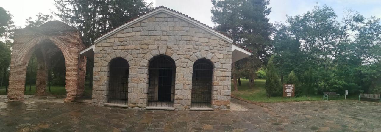 Rose Valley Guest House Kazanlŭk Dış mekan fotoğraf